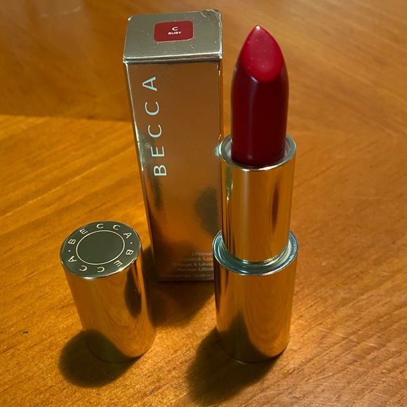 BECCA Ultimate Lipstick Love Ruby - Picture 4 of 16